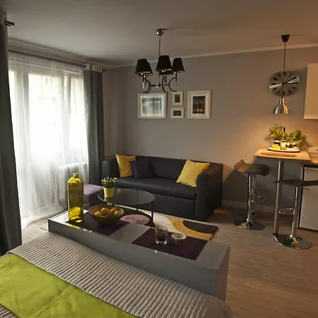 Apartment Studio 12 *